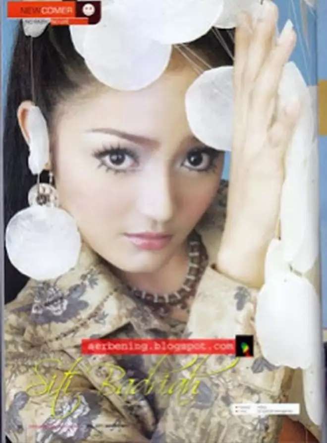 10 Transformasi Siti Badriah dari Awal Karir Biduan Hingga Kini, Sering Disangka Oplas!