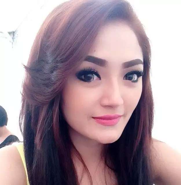 10 Transformasi Siti Badriah dari Awal Karir Biduan Hingga Kini, Sering Disangka Oplas!