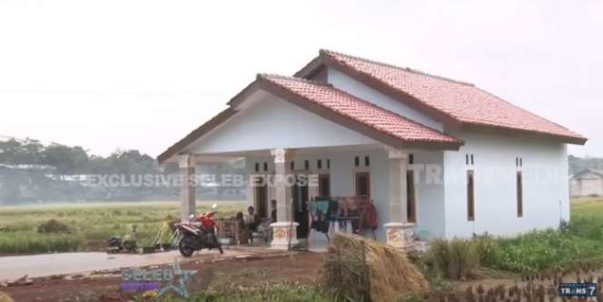Potret Rumah Orangtua Siti Badriah di Kampung Halaman, Beda Banget Bak Langit dan Bumi!