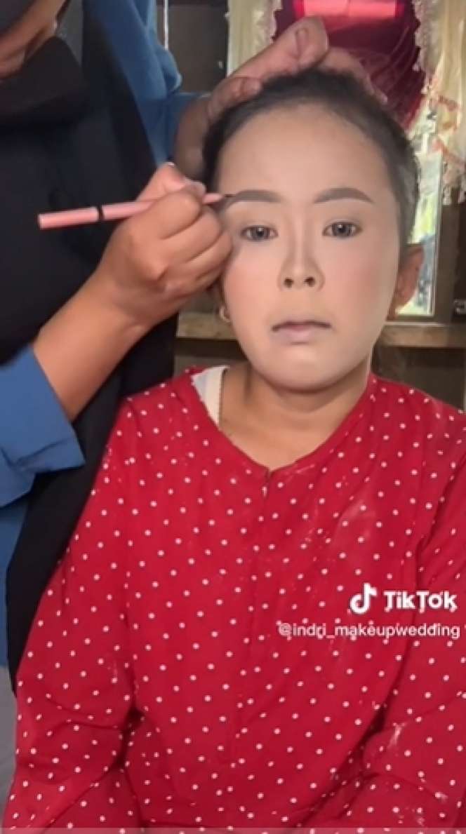 Potret Wanita Lugu Dirias MUA Jadi Pengantin Cantik, Dulu Wajahnya Selalu Dibully, Kini Bikin Melongo!
