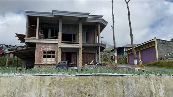 Potret Rumah Mewah Petani Daun Bawang di Temanggung, Lokasinya Bikin Takjub Ada di Lereng Gunung!