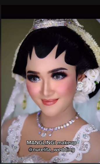 Potret Transformasi Wanita Berjerawat Dirias MUA Jadi Pengantin Jawa, Hasilnya Bikin Pangling!