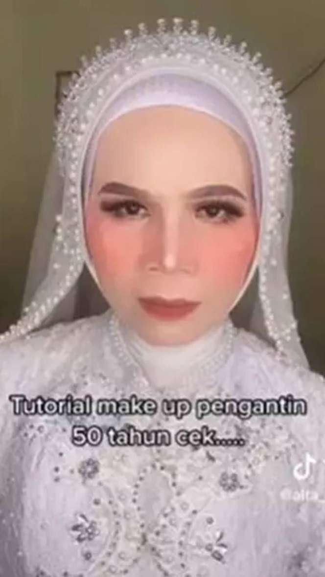 Pengantin Wanita Usia 50 Tahun Disulap MUA, Hasilnya Bikin Auto Melongo!