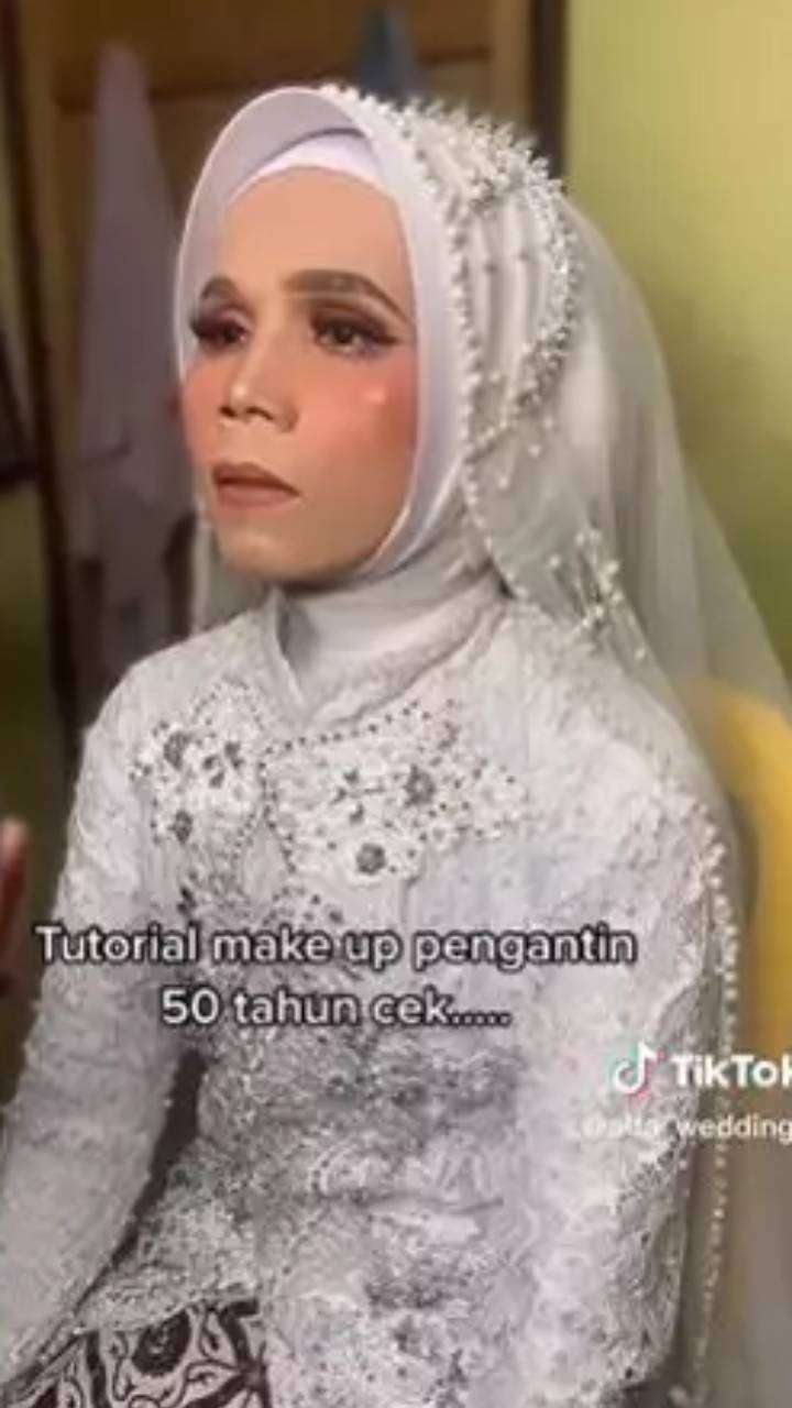 Pengantin Wanita Usia 50 Tahun Disulap MUA, Hasilnya Bikin Auto Melongo!