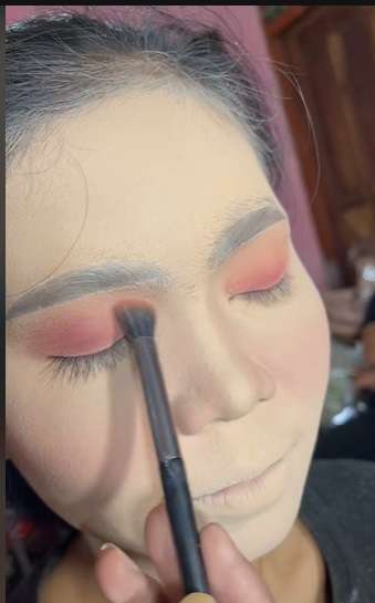 Potret Transformasi Pengantin Dirias Korean Look Dengan Adat Sunda, Hasilnya Bikin Melongo!