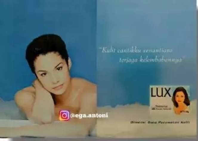 Ingat Bintang Iklan Sabun 90-an Ini? Dulu Artis Terkenal & Cantik Banget, Kini Bak Montir Ganti Ban Mobil Sendiri, Lihat Potretnya