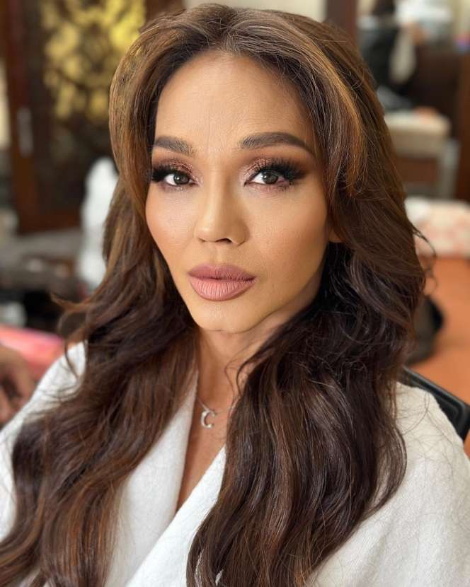 Potret Bunda Corla saat Manggung di Jakarta, Penampilannya Glamor Banget