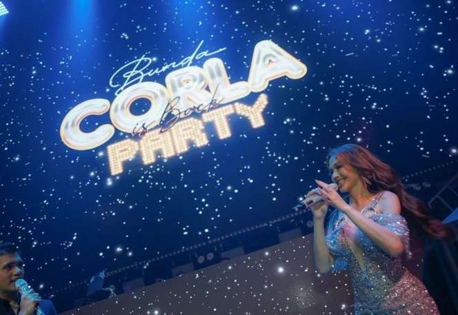 Potret Bunda Corla saat Manggung di Jakarta, Penampilannya Glamor Banget