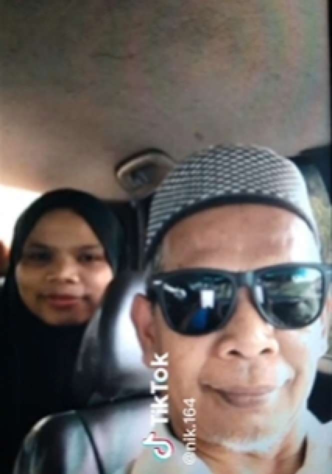 Viral Wanita 20 Tahun Sudah Dua Kali Cerai, Kini Nikahi Kakek 70 Tahun, Disebut Bak Cucunya!