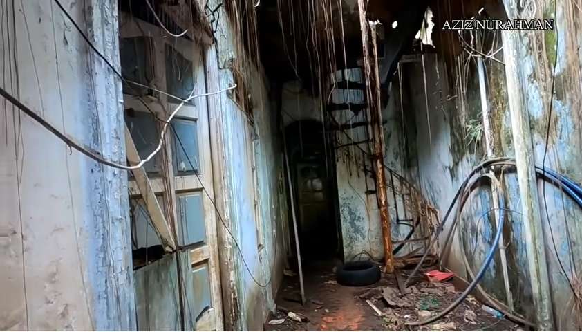 Potret Rumah Mewah Terbengkalai Milik Artis Senior, Dulu Super Megah Kini Bak Hutan Belantara!