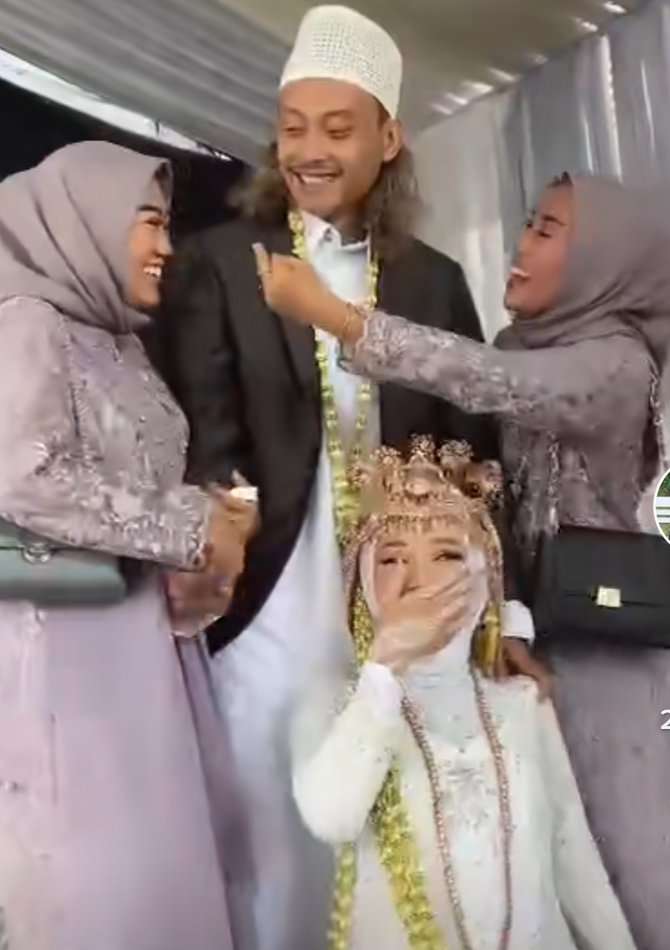 Viral Wanita Cantik Jadi Istri Ketiga, Menikah Didampingi Istri Pertama dan Kedua, Ini Faktanya!