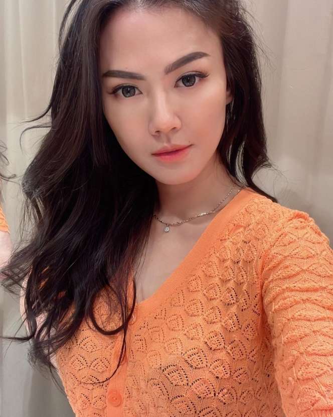 Potret Nita Gunawan yang Disebut Kembaran Agnez Mo