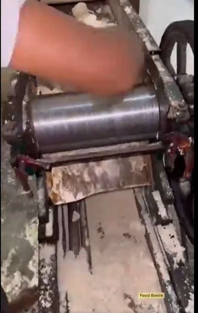 Potret Pembuatan Mie di Pabrik India, Prosesnya Bikin Jijik, Netizen: `Auto Mual`
