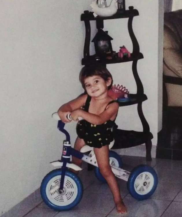 Potret Masa Kecil Selebritis Cantik yang Gemesin, Luna Maya Paling Tomboy