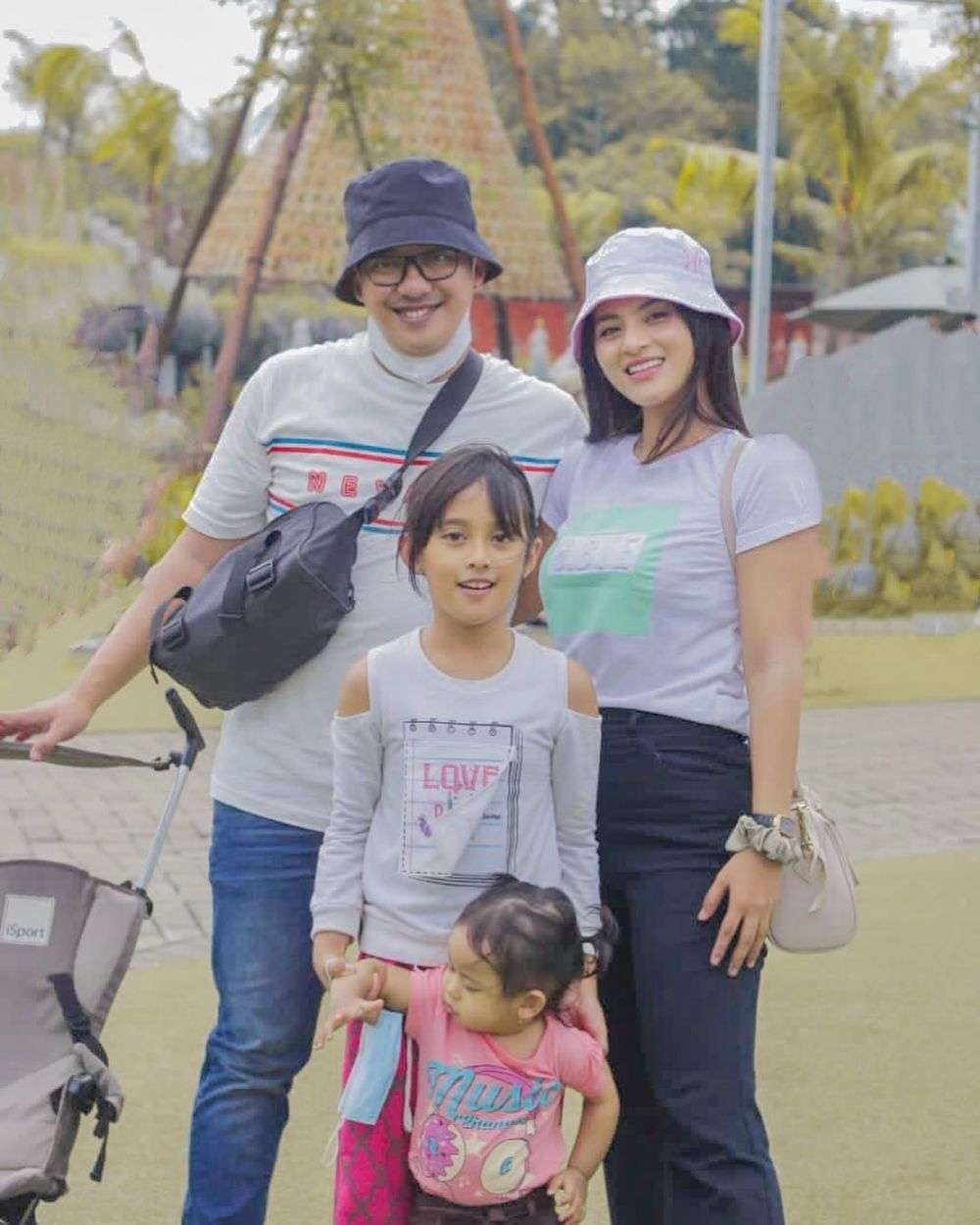10 Pesona Cantik Imey, Adik Jenita Janet yang Tak Terpublikasi, Sering Dibilang Kembar!