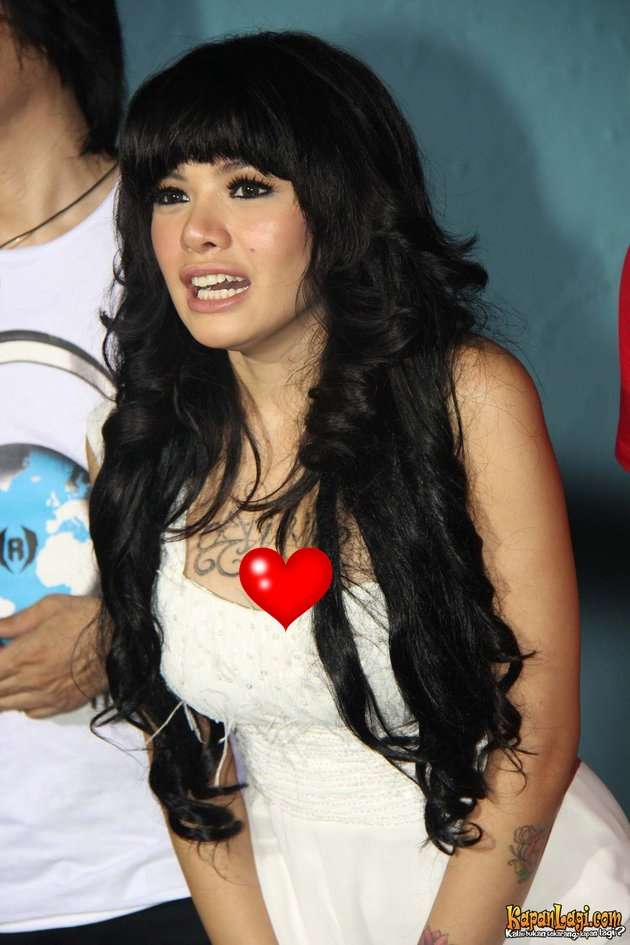 8 Potret Lawas Nikita Mirzani Sebelum Oplas, Netizen Julid, Wajah Aslinya Disebut Mirip ART!
