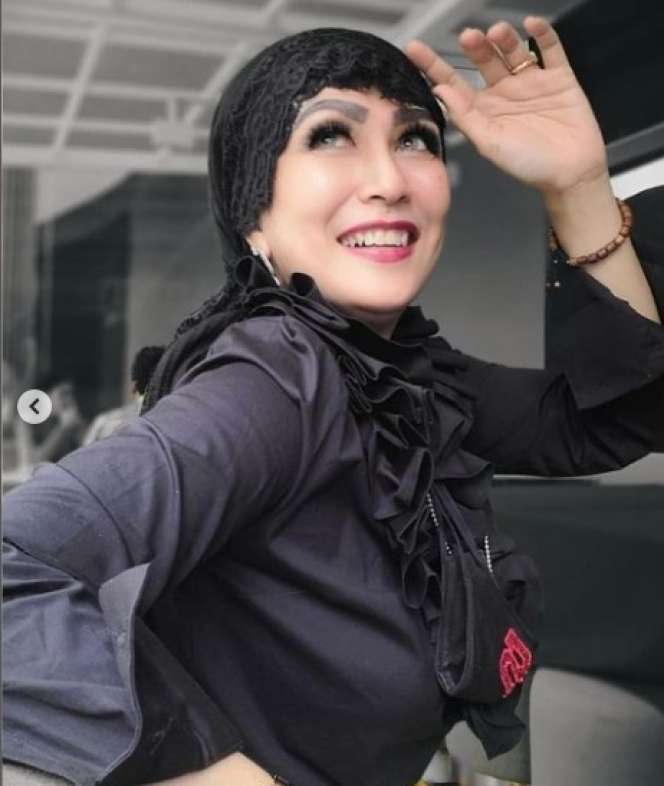 Masih Ingat Mamake Pret di Sinetron `Si Entong`? Lama Tak Muncul di Layar Kaca, Kini Penampilannya Pangling!
