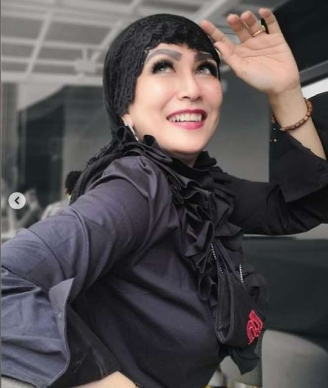 Masih Ingat Mamake Pret di Sinetron `Si Entong`? Lama Tak Muncul di Layar Kaca, Kini Penampilannya Pangling!