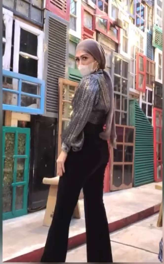 Masih Ingat Mamake Pret di Sinetron `Si Entong`? Lama Tak Muncul di Layar Kaca, Kini Penampilannya Pangling!
