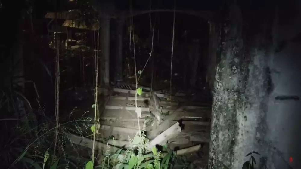 10 Potret Rumah Kuno Iis Sugianto yang Terbengkalai Puluhan Tahun, Ada Ruang Misterius, Isinya Bikin Ngeri!