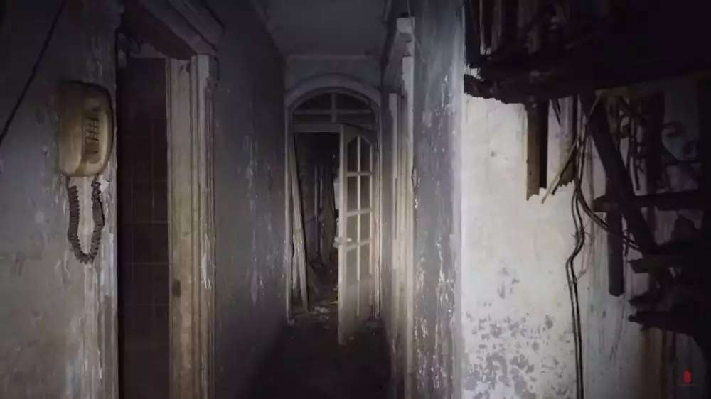 10 Potret Rumah Kuno Iis Sugianto yang Terbengkalai Puluhan Tahun, Ada Ruang Misterius, Isinya Bikin Ngeri!