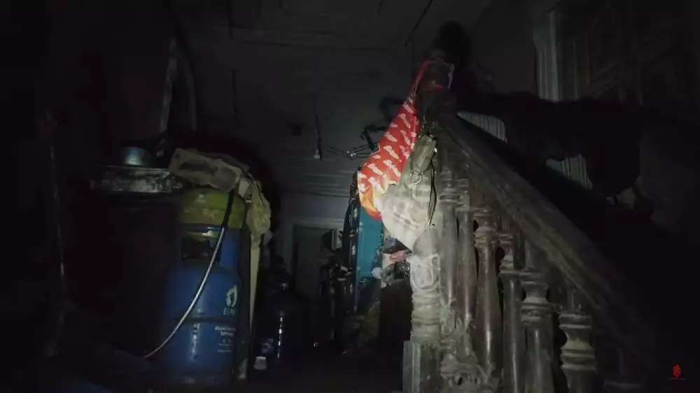 10 Potret Rumah Kuno Iis Sugianto yang Terbengkalai Puluhan Tahun, Ada Ruang Misterius, Isinya Bikin Ngeri!