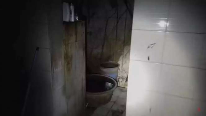 10 Potret Rumah Kuno Iis Sugianto yang Terbengkalai Puluhan Tahun, Ada Ruang Misterius, Isinya Bikin Ngeri!