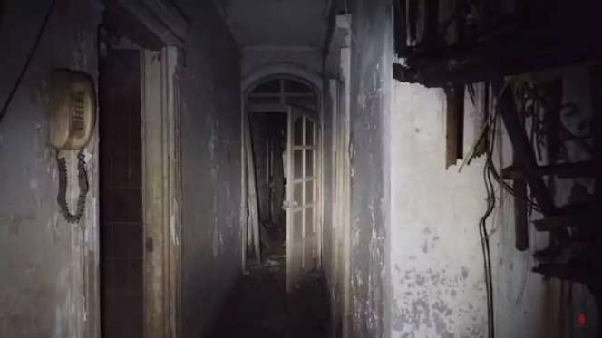 10 Potret Rumah Kuno Iis Sugianto yang Terbengkalai Puluhan Tahun, Ada Ruang Misterius, Isinya Bikin Ngeri!