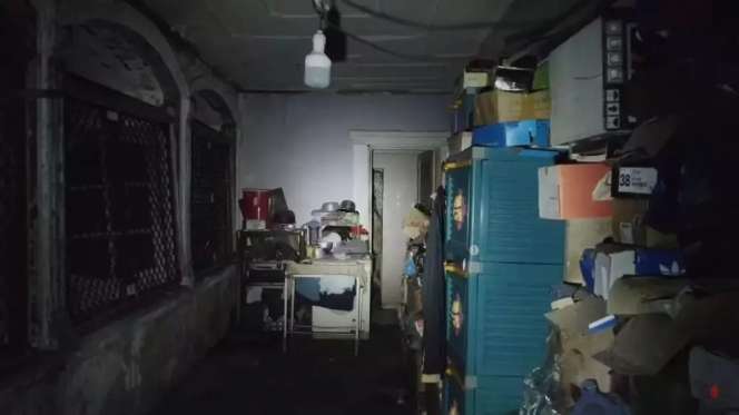 10 Potret Rumah Kuno Iis Sugianto yang Terbengkalai Puluhan Tahun, Ada Ruang Misterius, Isinya Bikin Ngeri!