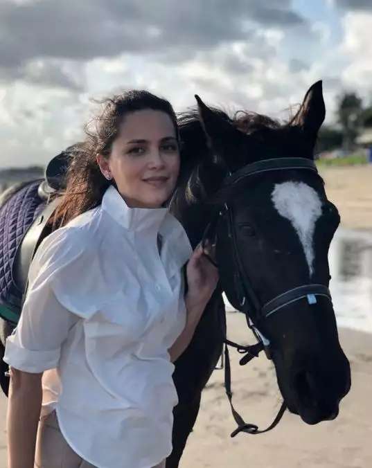 Ingat Adik Onky Alexander di `Catatan Si Boy`? Vakum Jadi Artis, Penampilannya Bak Gadis di Usia 53 Tahun