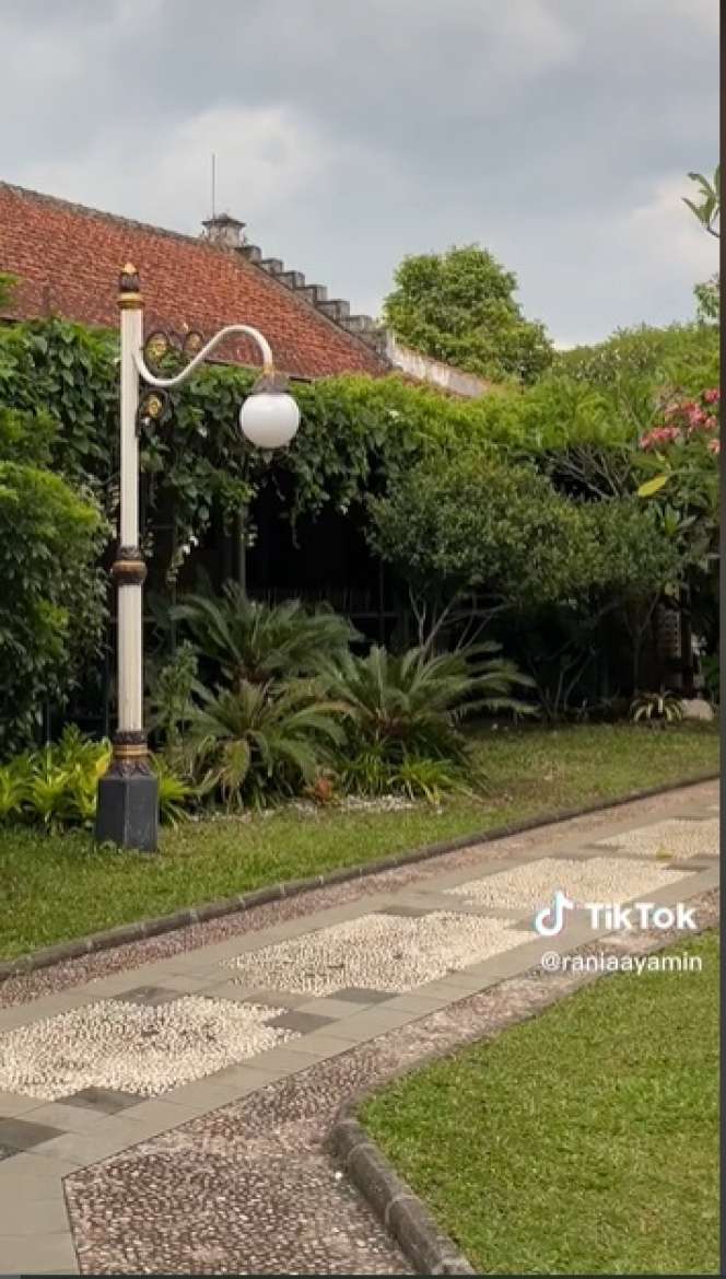 Potret Pura Mangkunegaraan Surakarta, Kasur Tidur Rania Yamin Dari Tahun 1940-an!