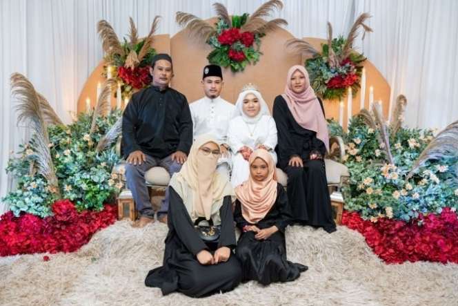 Viral Pria Tampan Nikahi Wanita Kerdil yang Kerja di Pasar Malam, The Real Cinta Sejati!