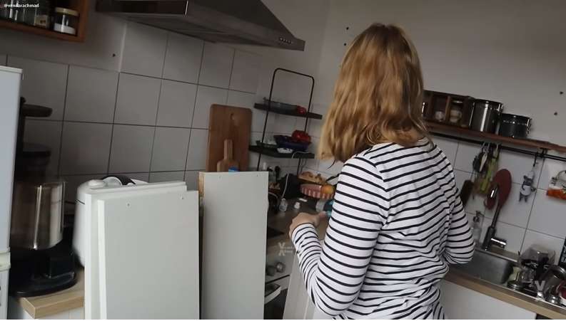 Potret Bule Cantik Jerman Jadi Tukang Renovasi Dapur, Suami WNI Cuma Jadi Mandor