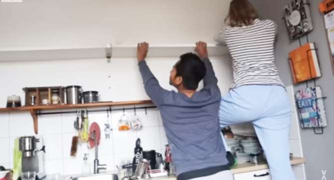 Potret Bule Cantik Jerman Jadi Tukang Renovasi Dapur, Suami WNI Cuma Jadi Mandor