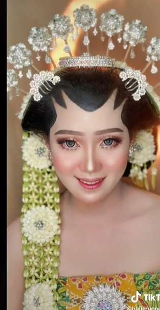 Potret Transformasi Pengantin Adat Jawa Request Makeup Ala Barbie Korea, Hasilnya Bikin Panglilng!