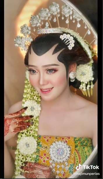 Potret Transformasi Pengantin Adat Jawa Request Makeup Ala Barbie Korea, Hasilnya Bikin Panglilng!