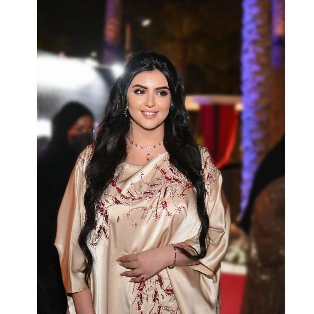 Potret Sheikha Mahra Putri Dubai yang Viral Usai Disebut Naksir Cristiano Ronaldo, Kecantikannya Bikin Takjub!