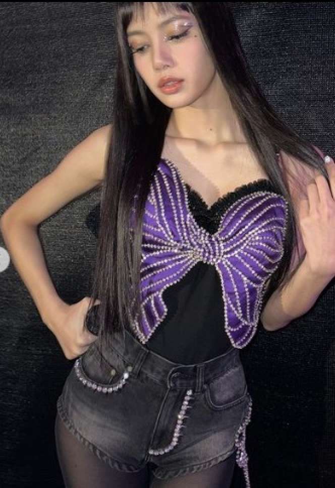 Potret Personel Blackpink Saat Konser di Arab Saudi, Kompak Pakai Pakaian Tertutup!