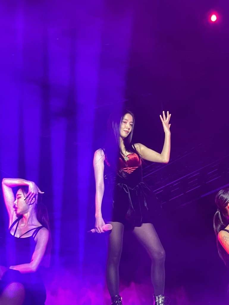 Potret Personel Blackpink Saat Konser di Arab Saudi, Kompak Pakai Pakaian Tertutup!