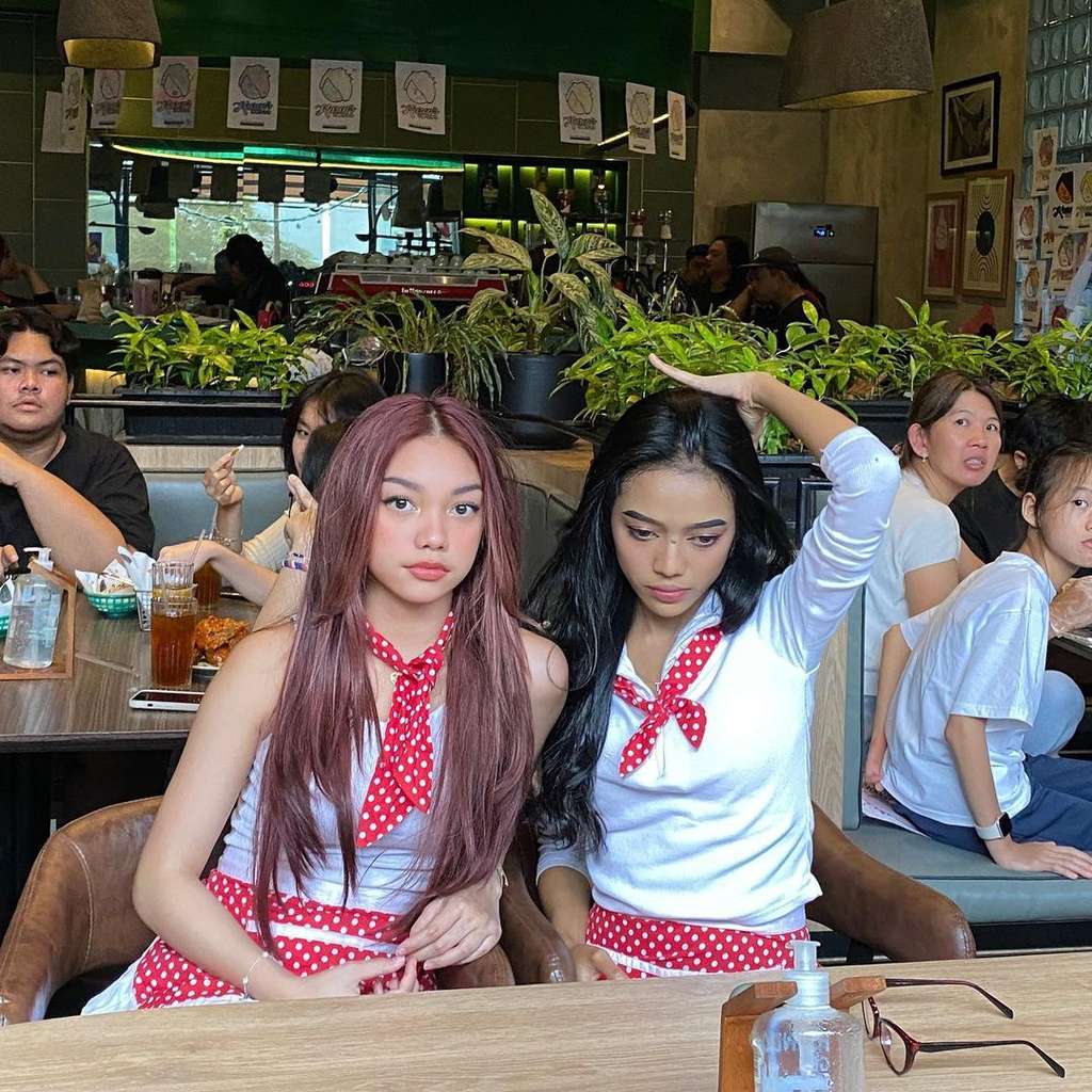 Potret Naura Ayu Jadi Pelayan Karen's Diner, Pasang Wajah Judes Malah Dibilang Makin Cantik!