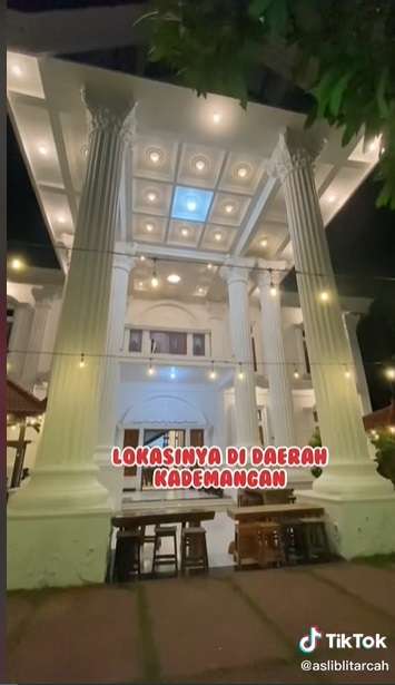 Potret Rumah Mewah Viral yang Dijadikan Angkringan, Netizen: `The Real Orang Kaya Gabut`