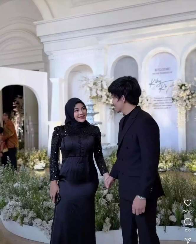 Gaya 10 Artis di Pernikahan Kiky Saputri, Ayu Ting Ting Gandeng Boy William Jadi Sorotan!