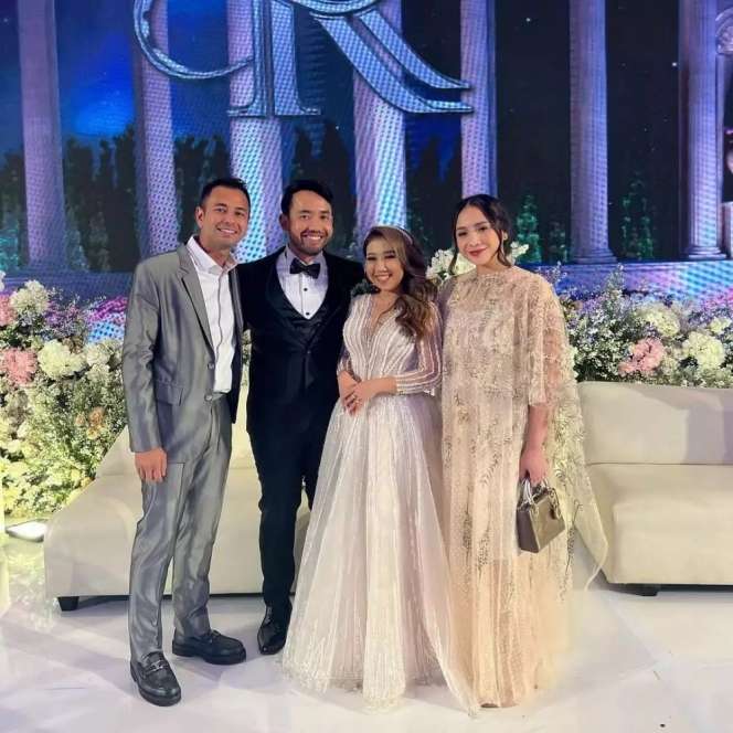 Gaya 10 Artis di Pernikahan Kiky Saputri, Ayu Ting Ting Gandeng Boy William Jadi Sorotan!