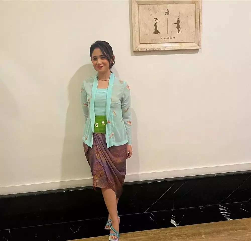Gaya 10 Artis di Pernikahan Kiky Saputri, Ayu Ting Ting Gandeng Boy William Jadi Sorotan!