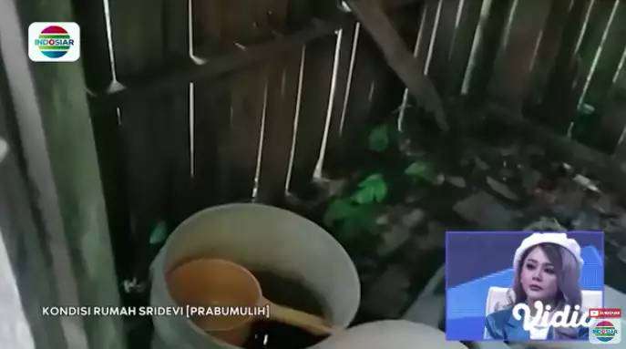 Bikin Haru, Potret Kamar Mandi di Rumah Sridevi Juara D’Academy, Hanya Terbuat Dari Kayu 