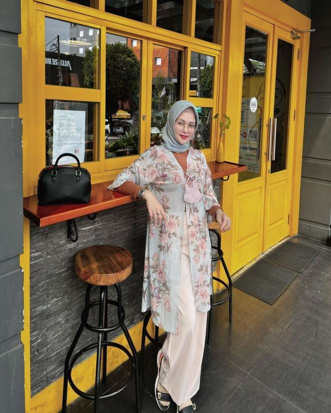 Potret Ratu Dewi Pemeran Kokom Teman Oneng di Bajaj Bajuri, Kini Penampilannya Berubah Drastis!
