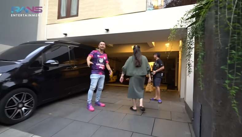 10 Potret Rumah Aan Story Sahabat Raffi Ahmad, Dulu Penonton Bayaran Kini Jadi Sultan, Ada Koleksi Mobil Miliaran