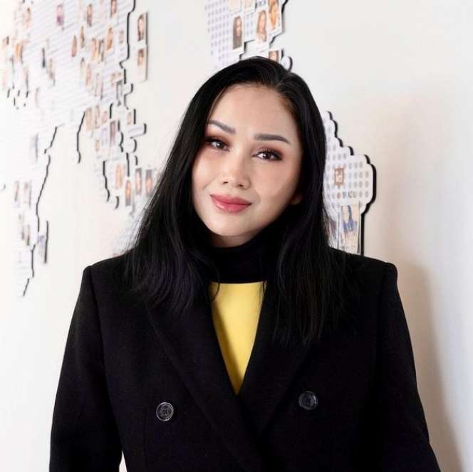 Berubah Drastis! 9 Potret Wajah Baru Titi DJ Usai Jalani Operasi Plastik, Dipuji Mirip Artis Korea!