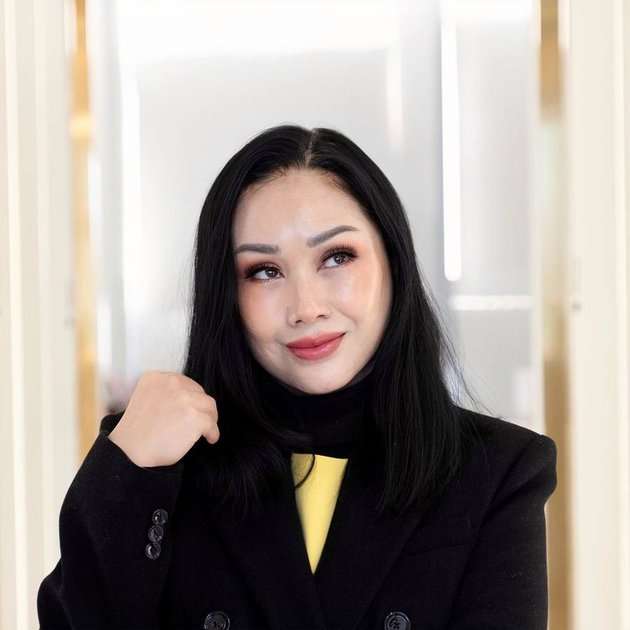Berubah Drastis! 9 Potret Wajah Baru Titi DJ Usai Jalani Operasi Plastik, Dipuji Mirip Artis Korea!
