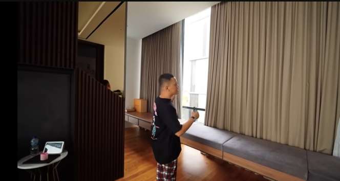 Sederet Fasilitas Canggih di Rumah Mewah Arief Muhammad, Semua Serba Otomatis!